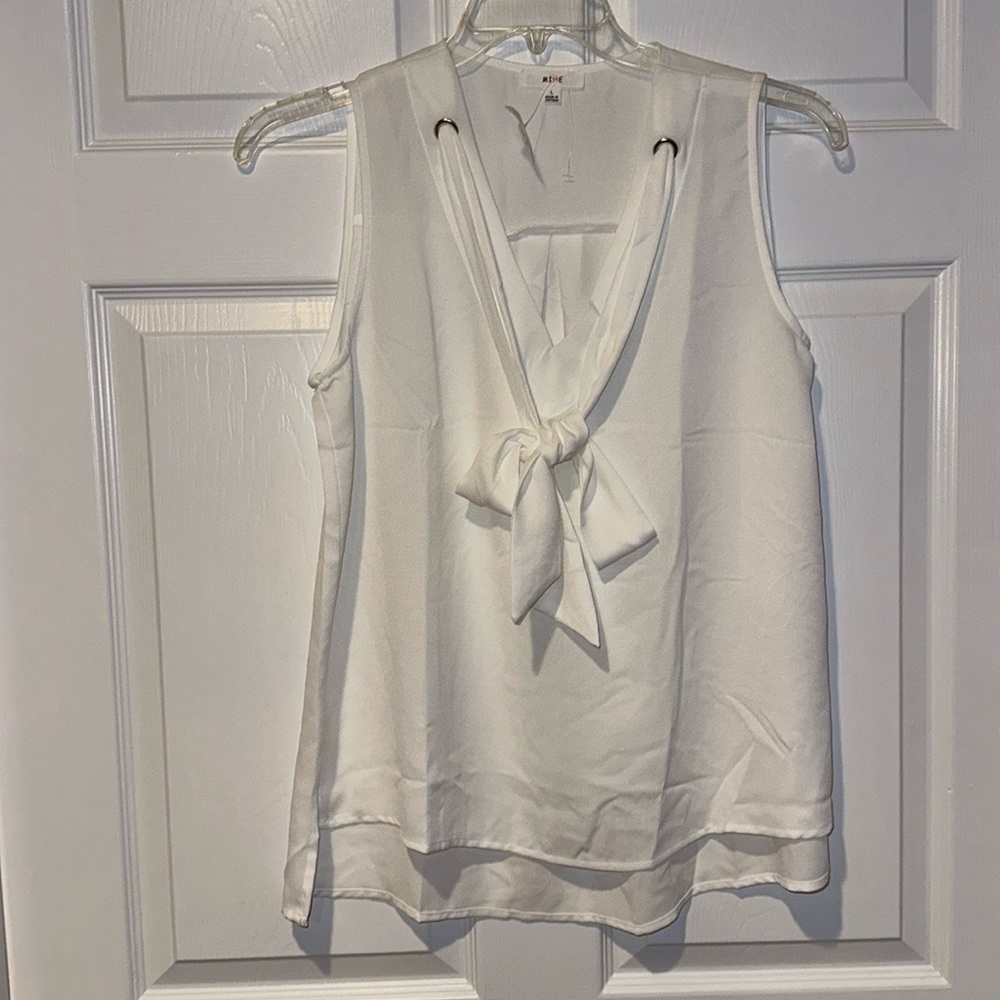 New w/ Tags Women’s White Sleeveless V Neck with Tie Blouse- Large